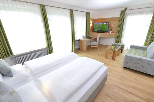 1 Double Bed, Deluxe Studio, Separate Annexe Building, Balcony Or Terrace, Sitting Area, Wood Floor, Free W-Lan, Full Breakfast
