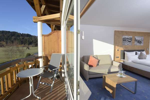 1 Double Bed, Deluxe Room, Mountain View, Cozy Alpine Design, Balcony, Mini Bar, Free W-Lan, Full Breakfast