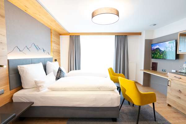 1 Double Bed, Comfort Room, Balcony Or Terrace, Flat Screen Television, Mini Bar, Free W-Lan, Full Breakfast