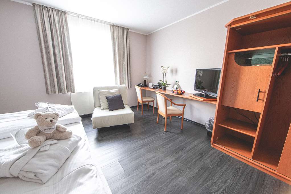 Best Western Plaza Hotel Zwickau-guestroom-Guest Room,On-Site.jpg