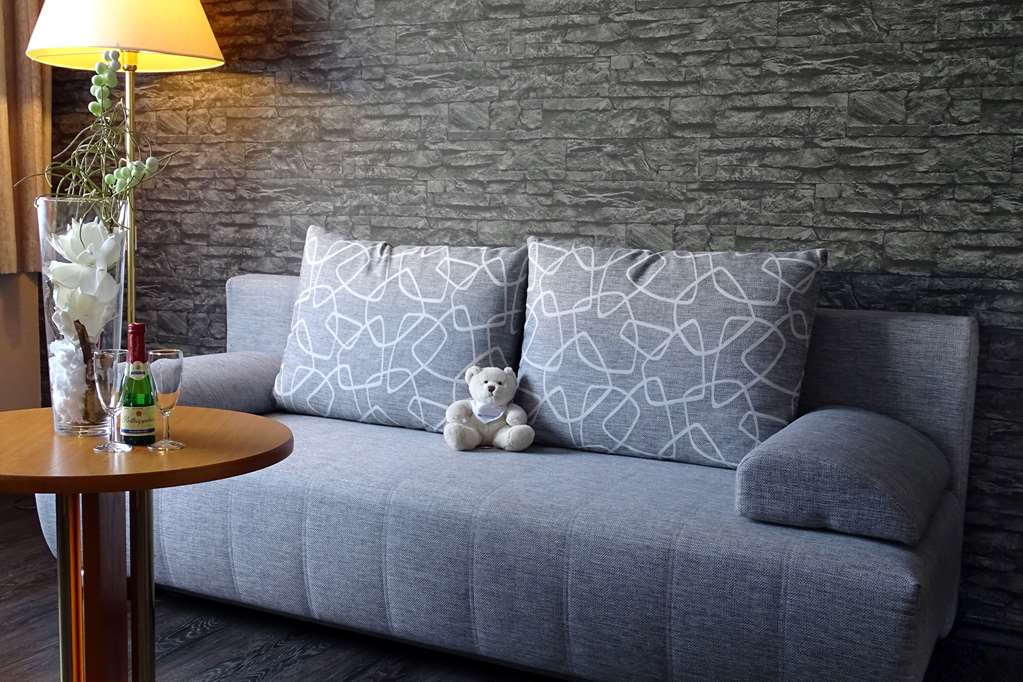 Best Western Plaza Hotel Zwickau-guestroom-Guest Room,Suite,On-Site.jpg