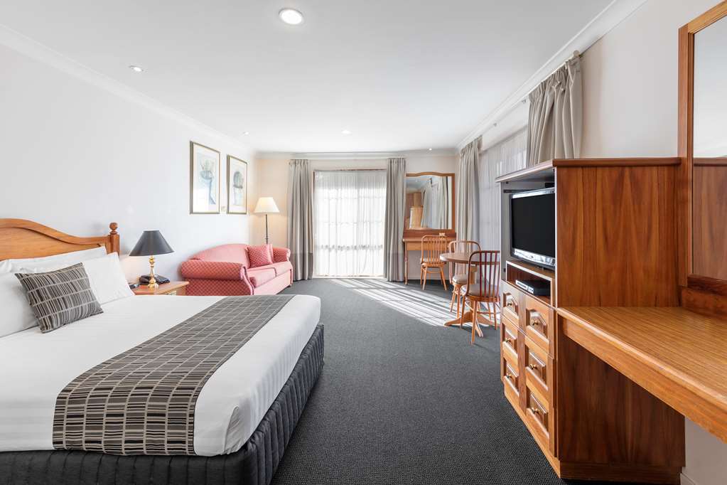 Best Western Ambassador Motor Inn & Apartments-guestroom-Guest Room,On-Site.jpg