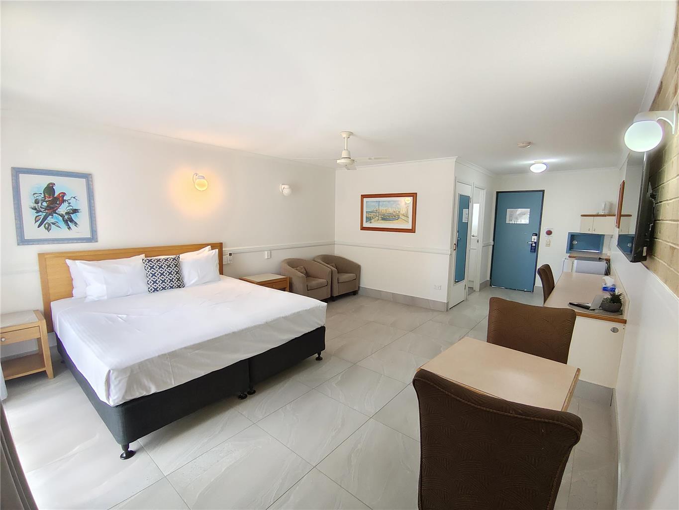Best Western Ambassador Motor Lodge-guestroom-Guest Room,Bed,Indoor/Interior,On-Site.jpg