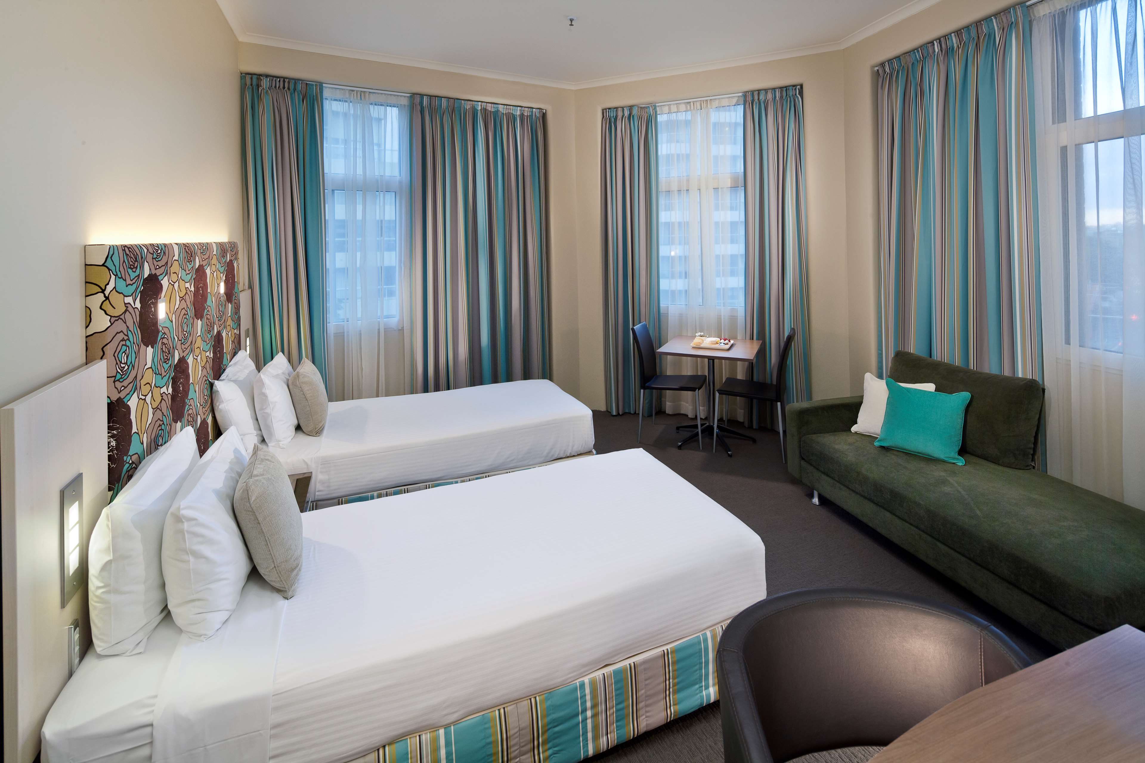 Best Western Plus Hotel Stellar Room Type - 1 King Bed, Non-Smoking, Superior Room, Sofa, Park View, Free Wi-Fi
