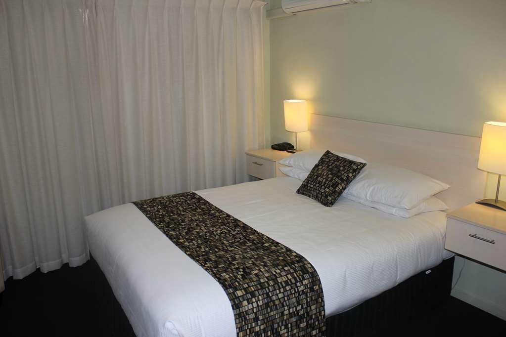 Best Western Ipswich-guestroom-Guest Room,Bed,On-Site.jpg