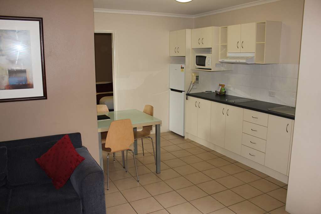 Best Western Ipswich-guestroom-Dining Area,Guest Room,Guest Room Amenity,Living Area,Indoor/Interior.jpg
