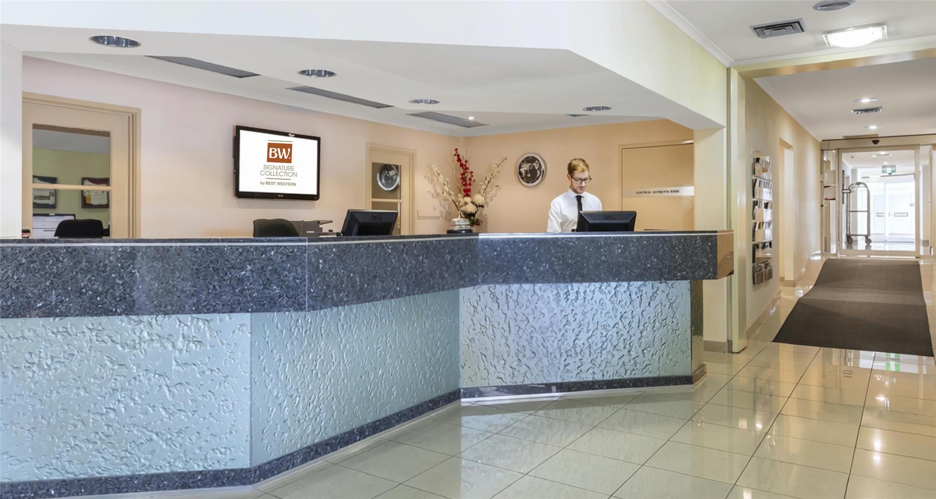 Best Western Plus Garden City Hotel