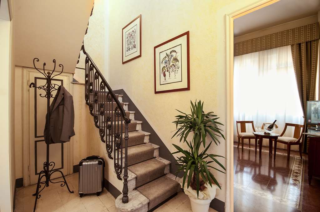 GRAND HOTEL ROYAL-guestroom-Guest Room,Guest Room Amenity,Suite,On-Site.jpg