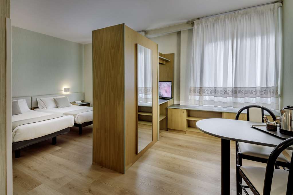 Best Western Hotel Residence Italia-guestroom-Guest Room,On-Site.jpg