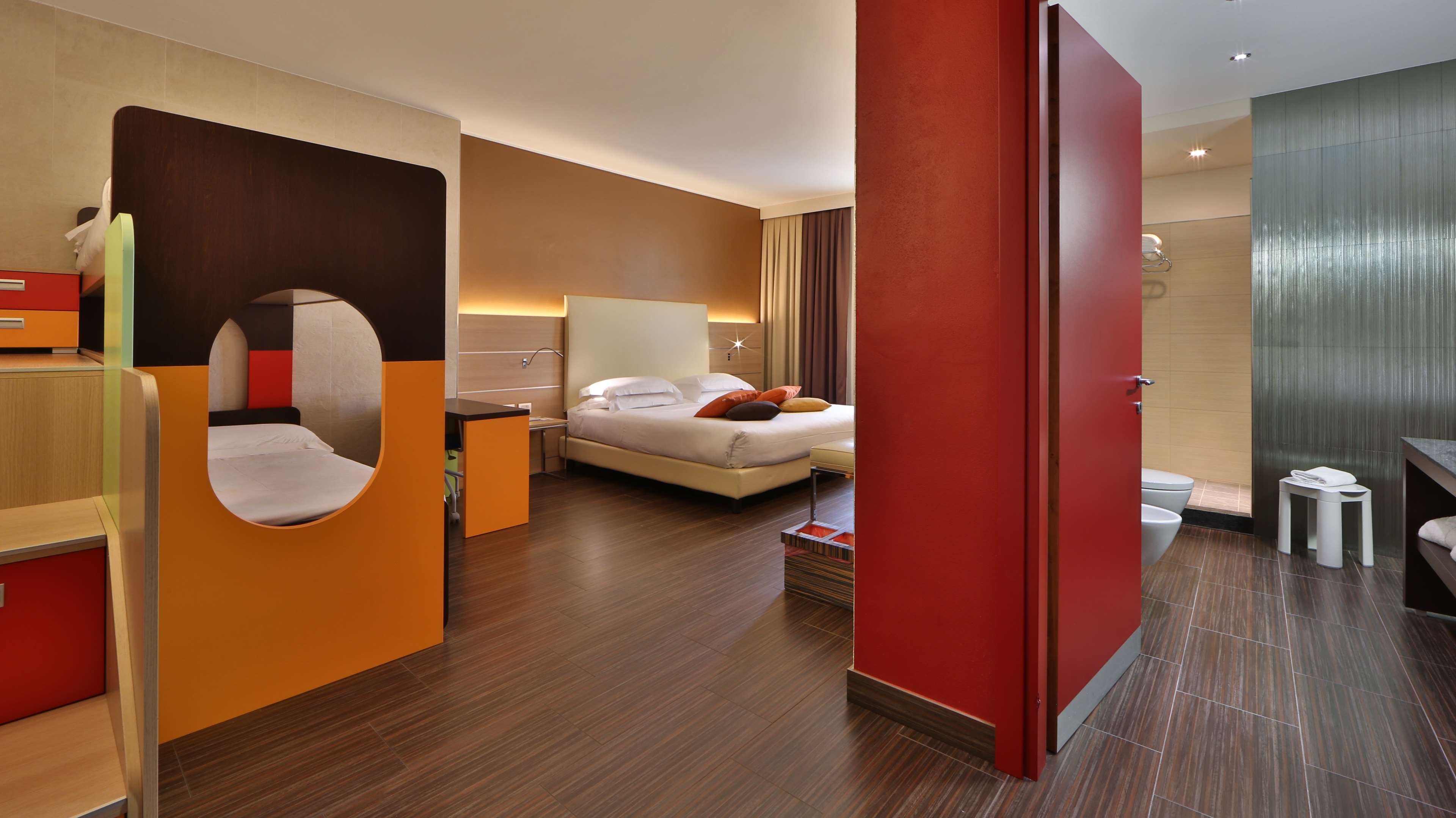 Best Western Plus Soave Hotel Room Type - 1 King Bed, Deluxe Family Room, Kids Area, Bunk Beds For Children, Non-Smoking Best Western Plus Soave Hotel Room Type - 1 King Bed, Deluxe Family Room, Kids Area, Bunk Beds For Children, Non-Smoking