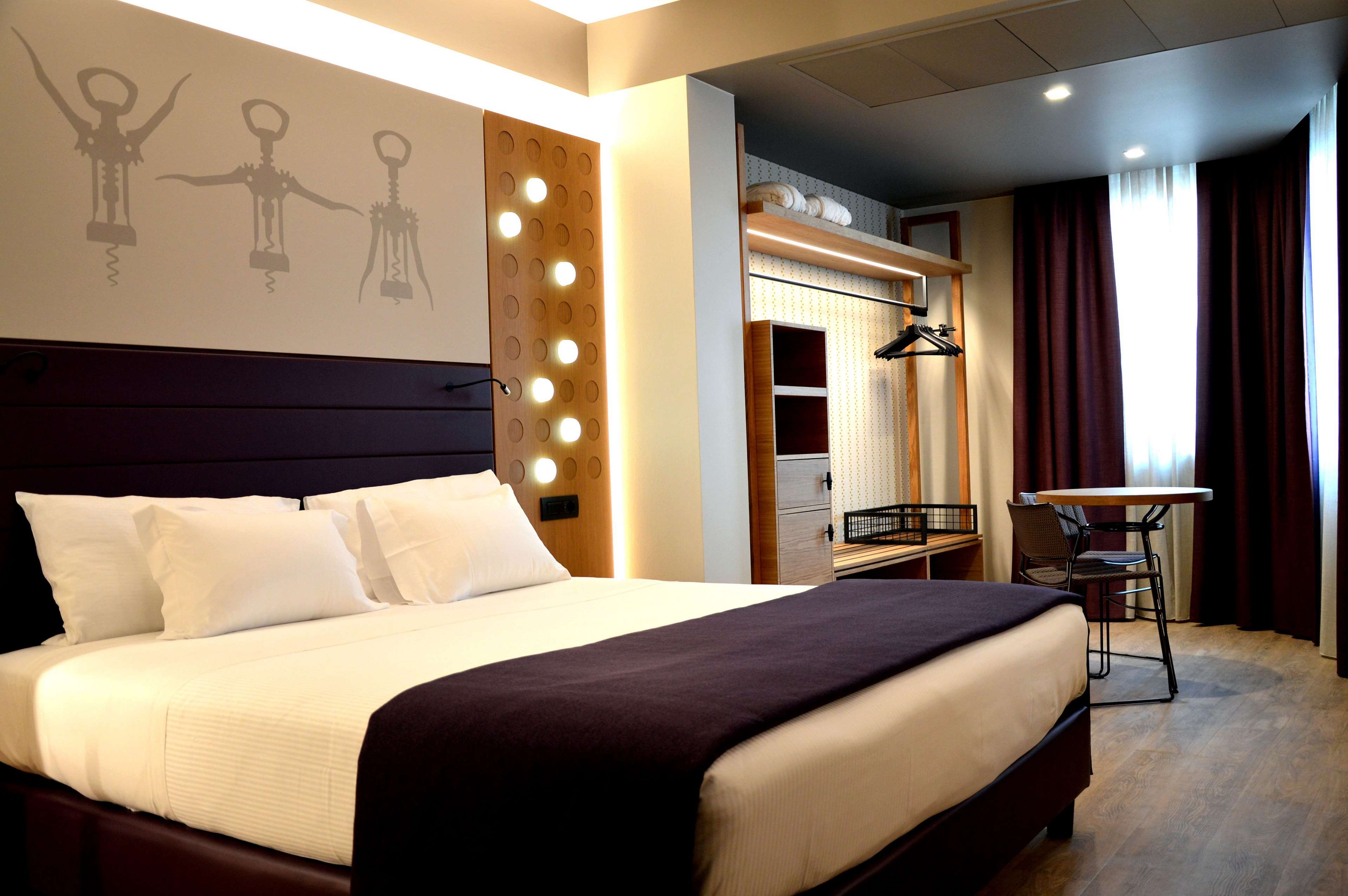 Best Western Plus Soave Hotel Room Type - 1 King Bed, Non-Smoking, Design Room, Junior Suite, Double Sofabed Best Western Plus Soave Hotel Room Type - 1 King Bed, Non-Smoking, Design Room, Junior Suite, Double Sofabed