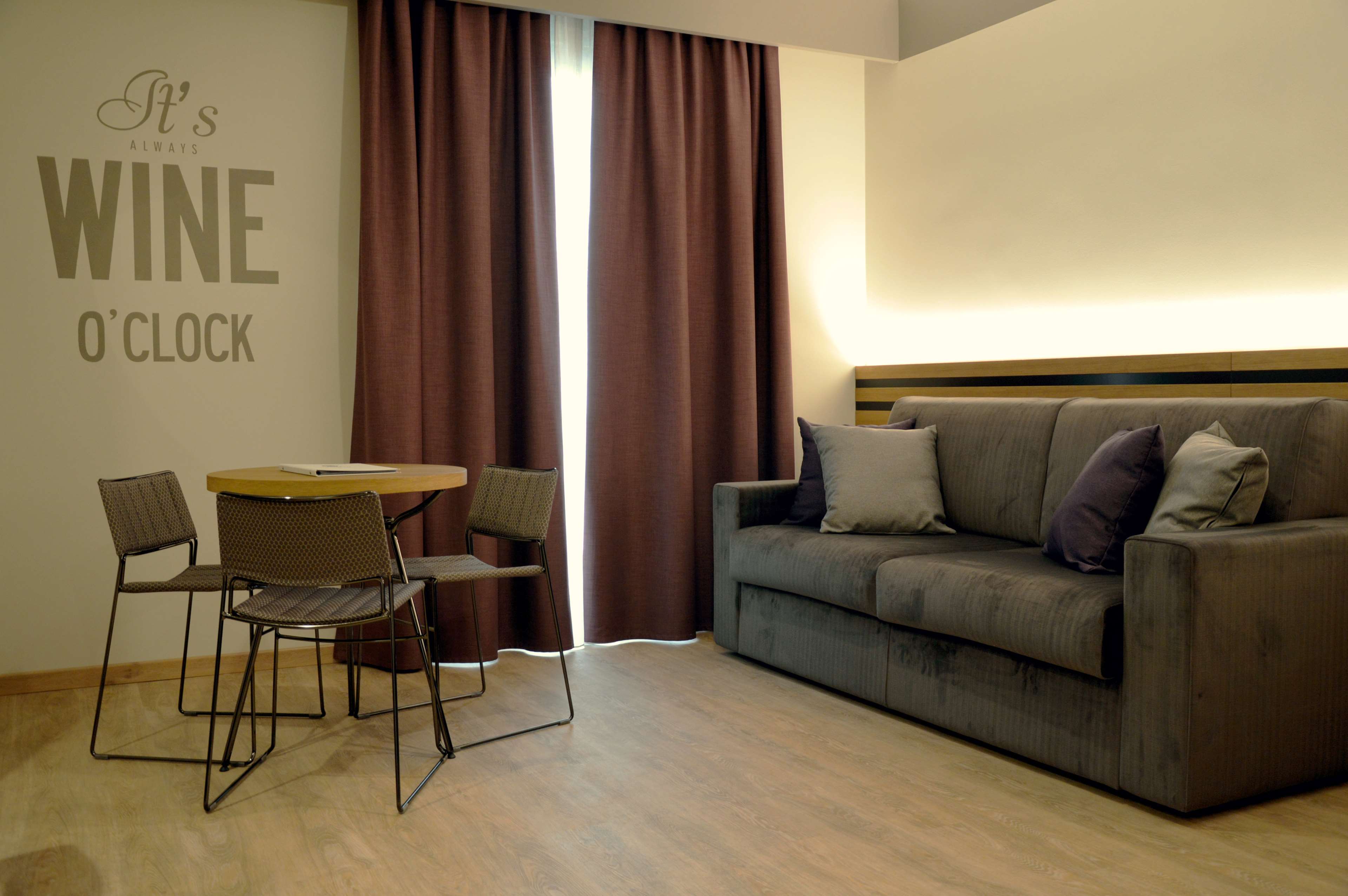 Best Western Plus Soave Hotel Room Type - 1 King Bed, Non-Smoking, Design Suite, Double Sofabed Best Western Plus Soave Hotel Room Type - 1 King Bed, Non-Smoking, Design Suite, Double Sofabed