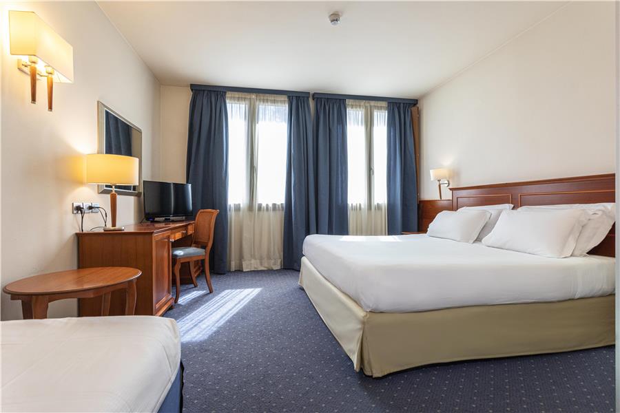 Guest Room,On-Site