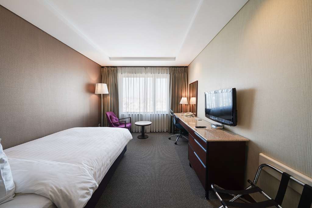 Best Western Premier Gangnam-guestroom-Guest Room,Bed,Indoor/Interior,On-Site,Single Room.jpg
