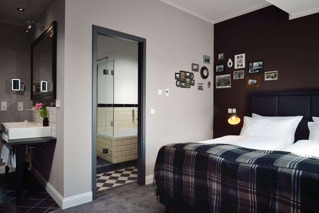 Syte Hotel Mannheim-guestroom-Guest Room,Suite,On-Site.jpg