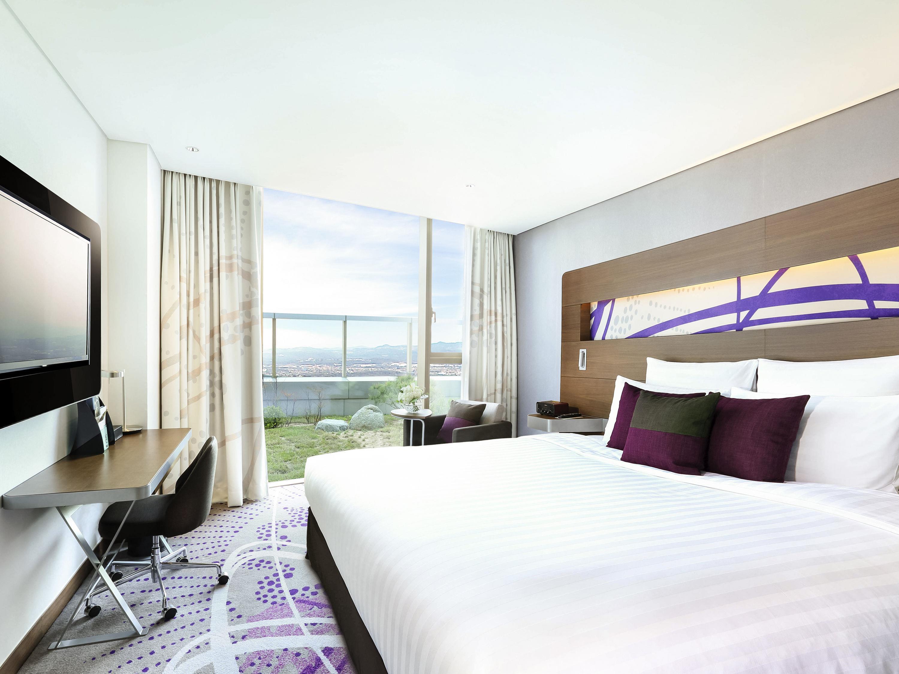 Novotel Ambassador Suwon Room Type - Deluxe Garden View 1 king bed