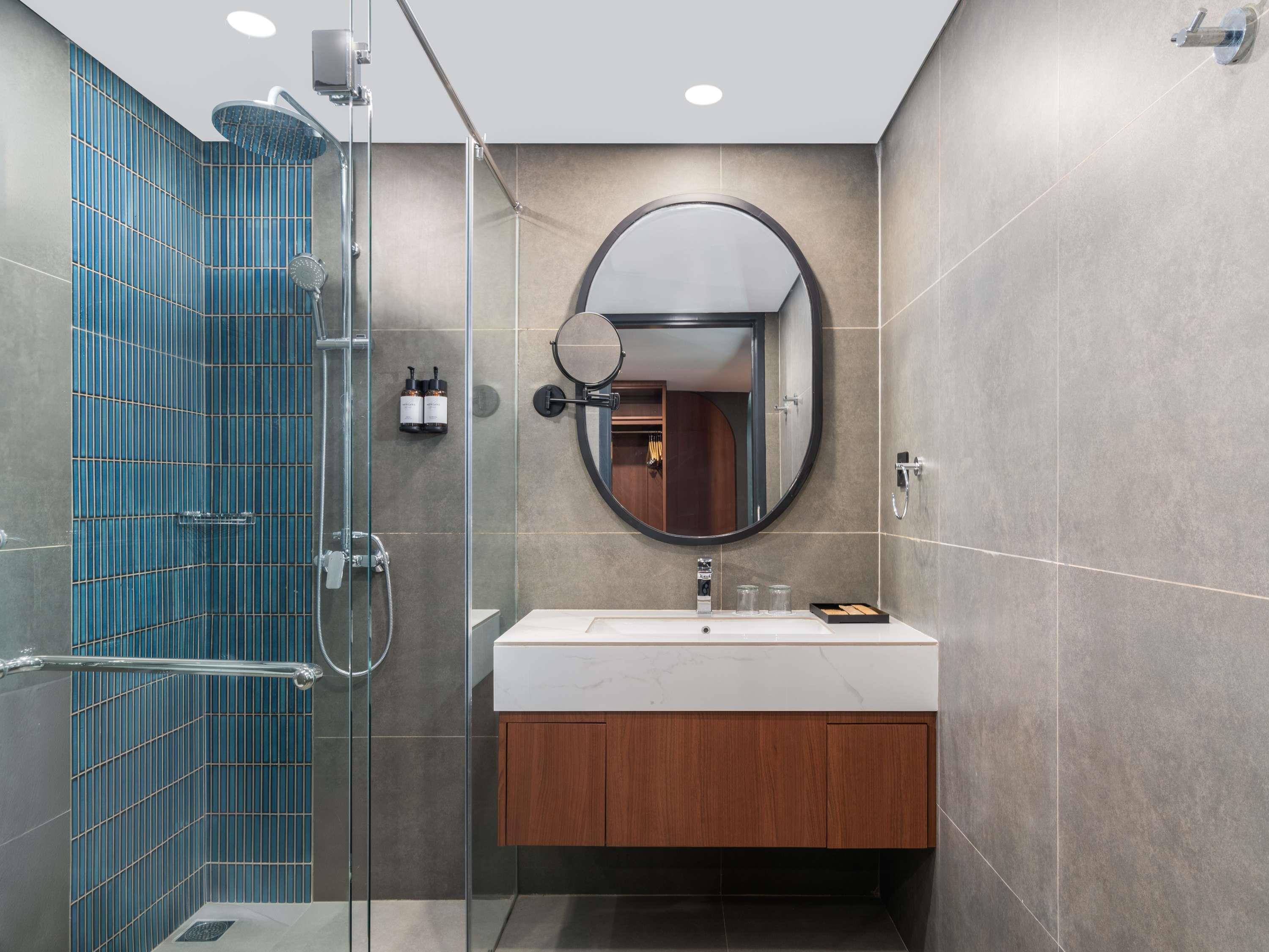 Mercure Jakarta Grogol Room Type - Privilege Room - 2 single beds