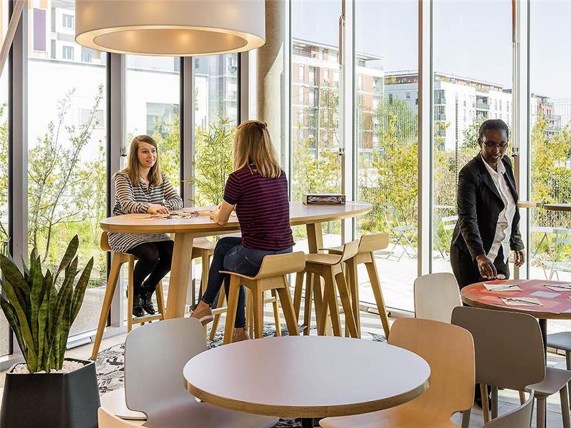 Aparthotel Adagio Access Paris Massy Gare TGV