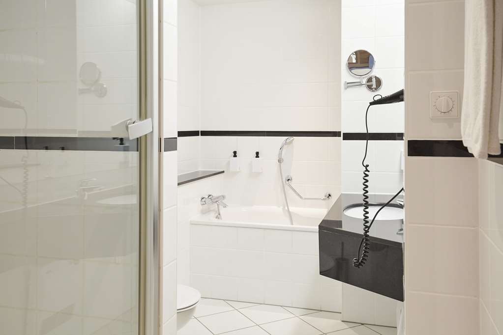 Scandic Wroclaw-guestroom-Guest Room,Bathroom,On-Site.jpg
