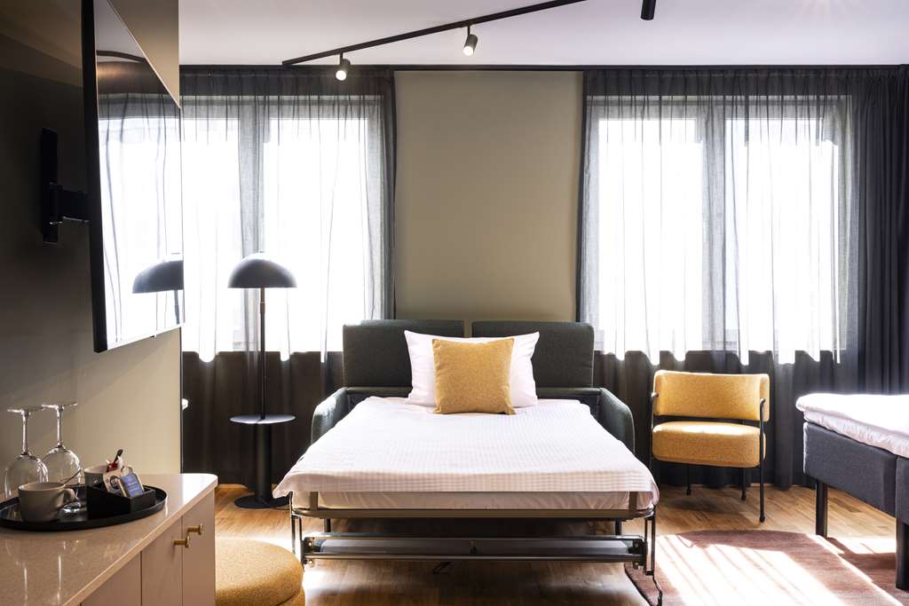 Scandic Wroclaw-guestroom-Guest Room,On-Site.jpg