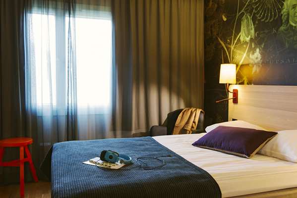 Guest Room,Indoor/Interior