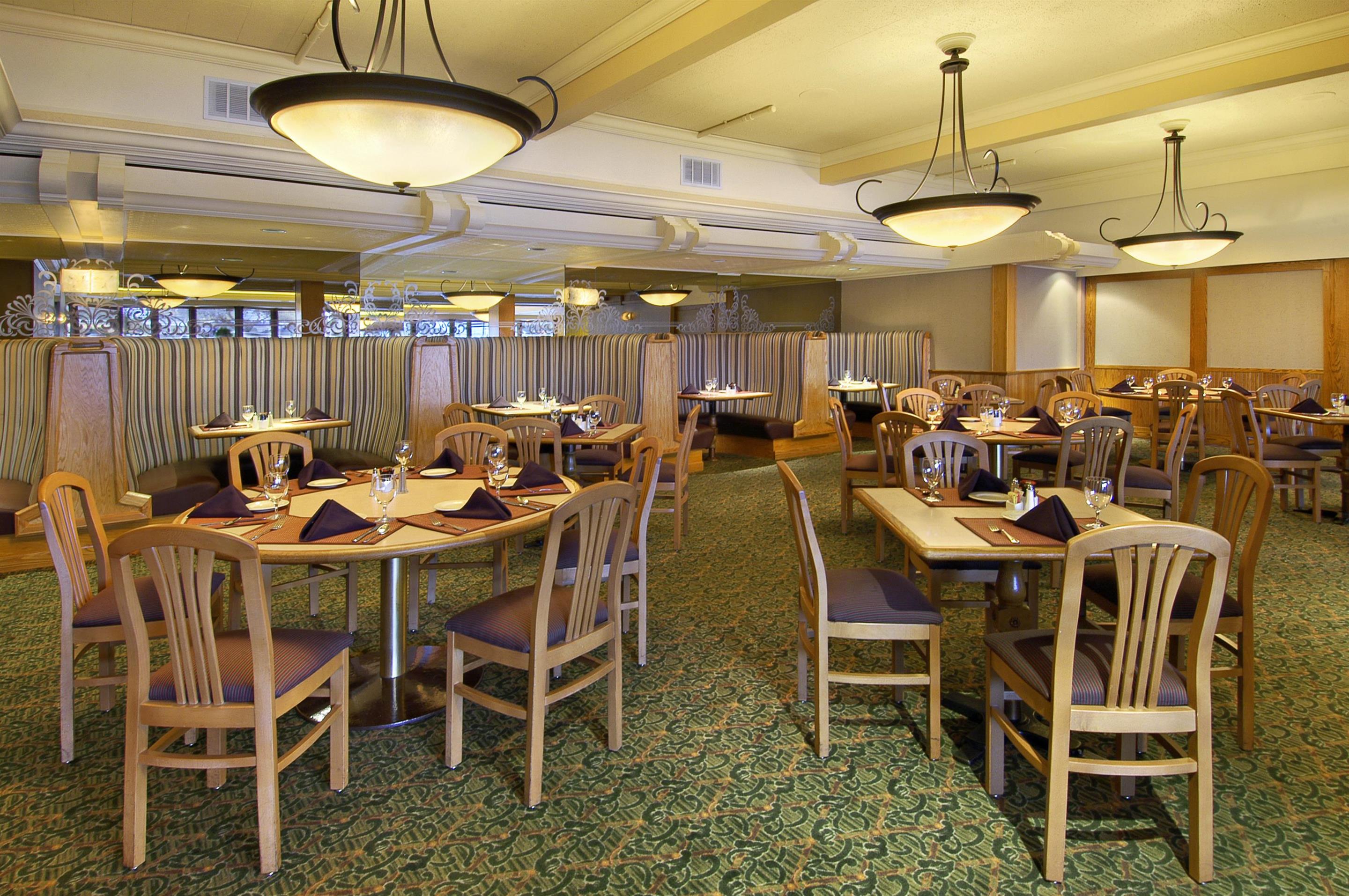 Restaurant | Red Lion Hotel Eureka