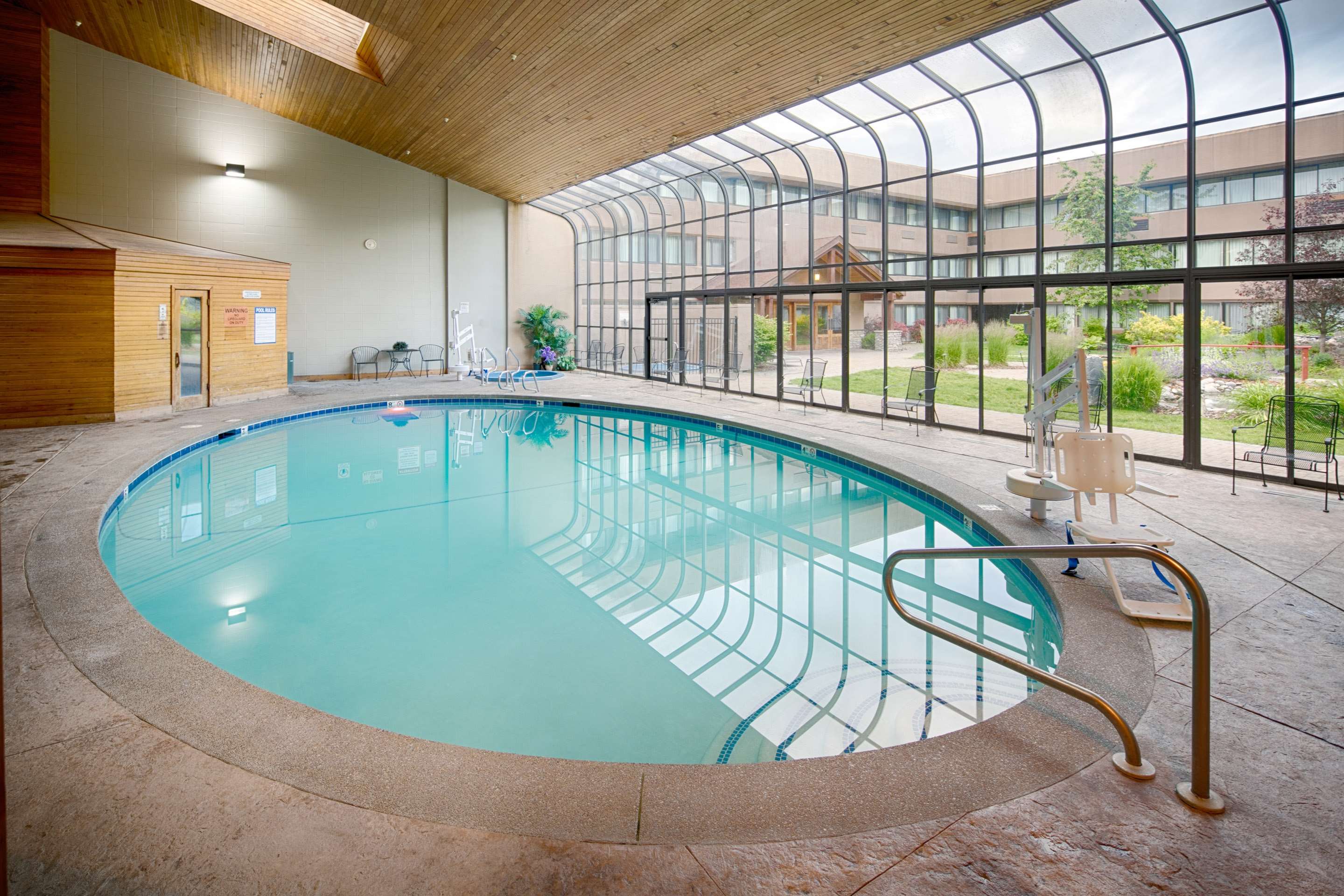 Red Lion Hotel Kalispell Pool