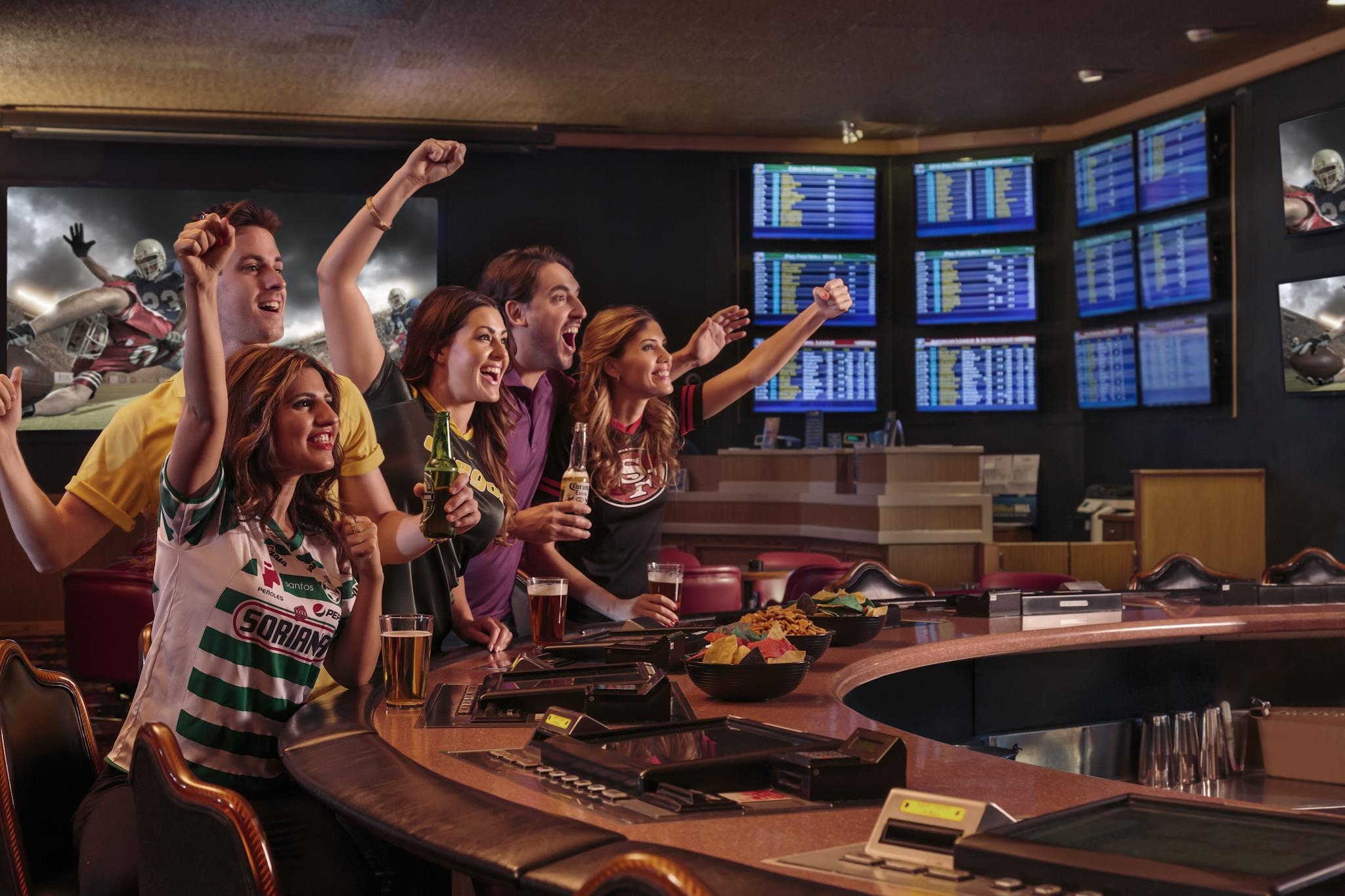 Casino Bar Excitement | Maverick Hotel and Casino by Red Lion Hotels