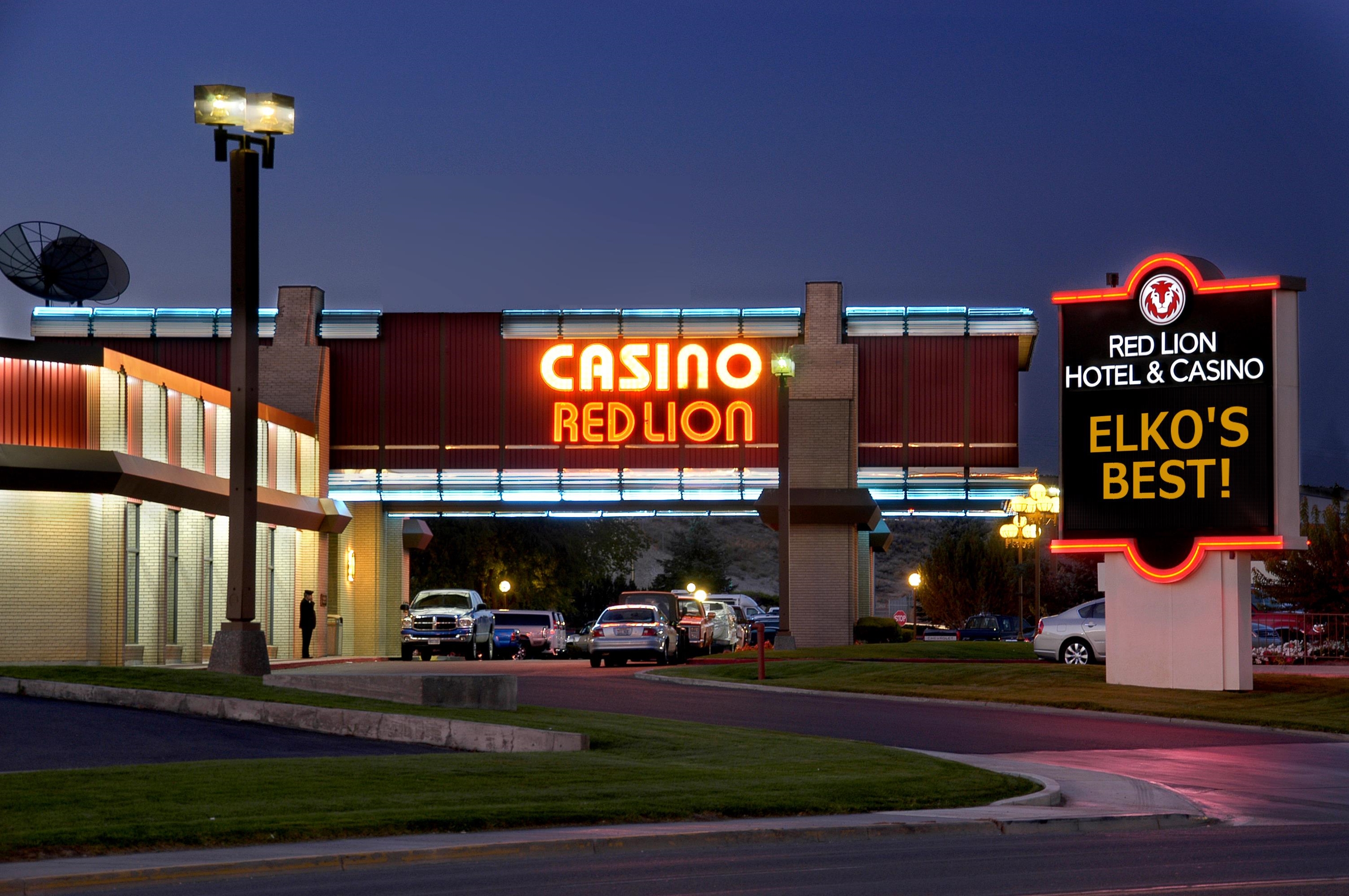 Red Lion Night | Maverick Hotel and Casino by Red Lion Hotels