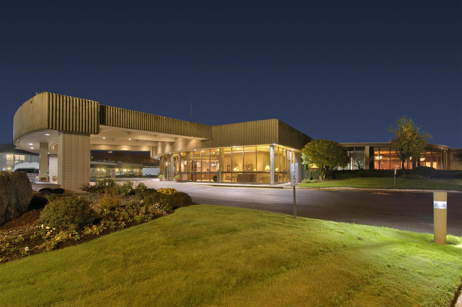 Red Lion Hotel Coos Bay, OR See Discounts