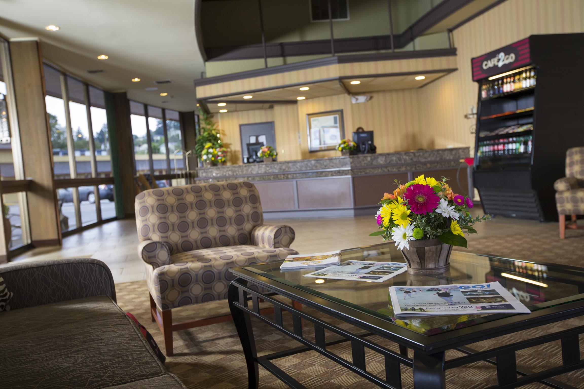 Lobby | Red Lion Hotel Coos Bay