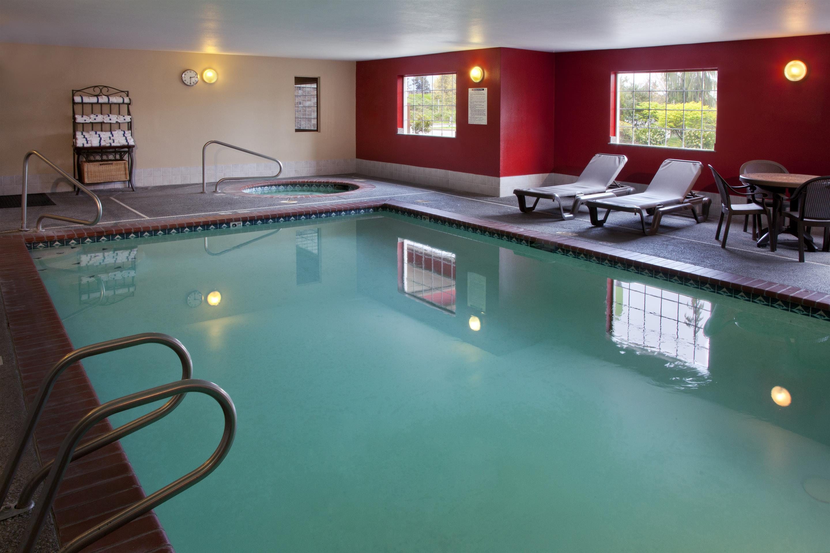 Indoor Pool | Red Lion Inn & Suites Kent - Seattle Area