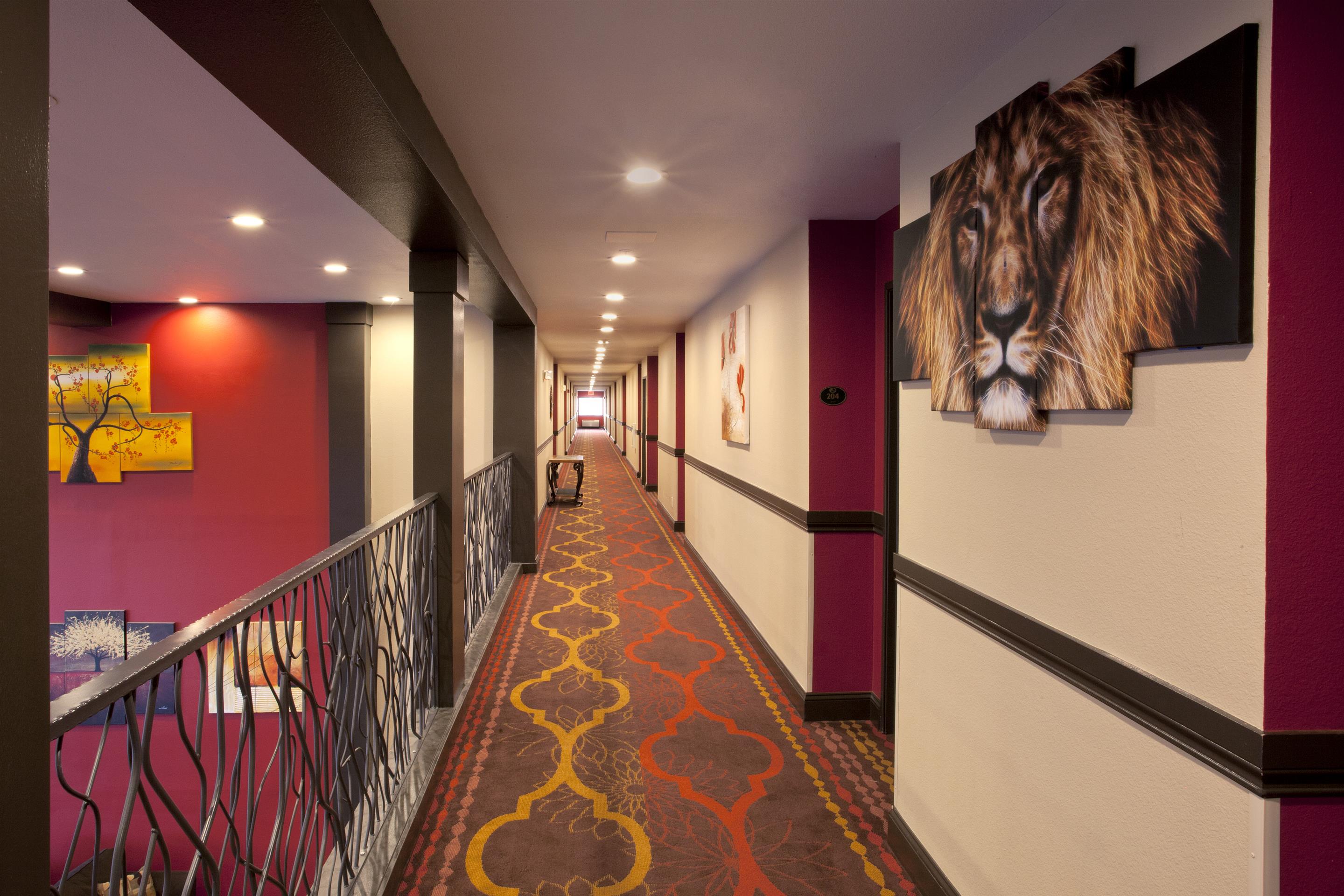 Hotel Interior | Red Lion Inn & Suites Kent - Seattle Area