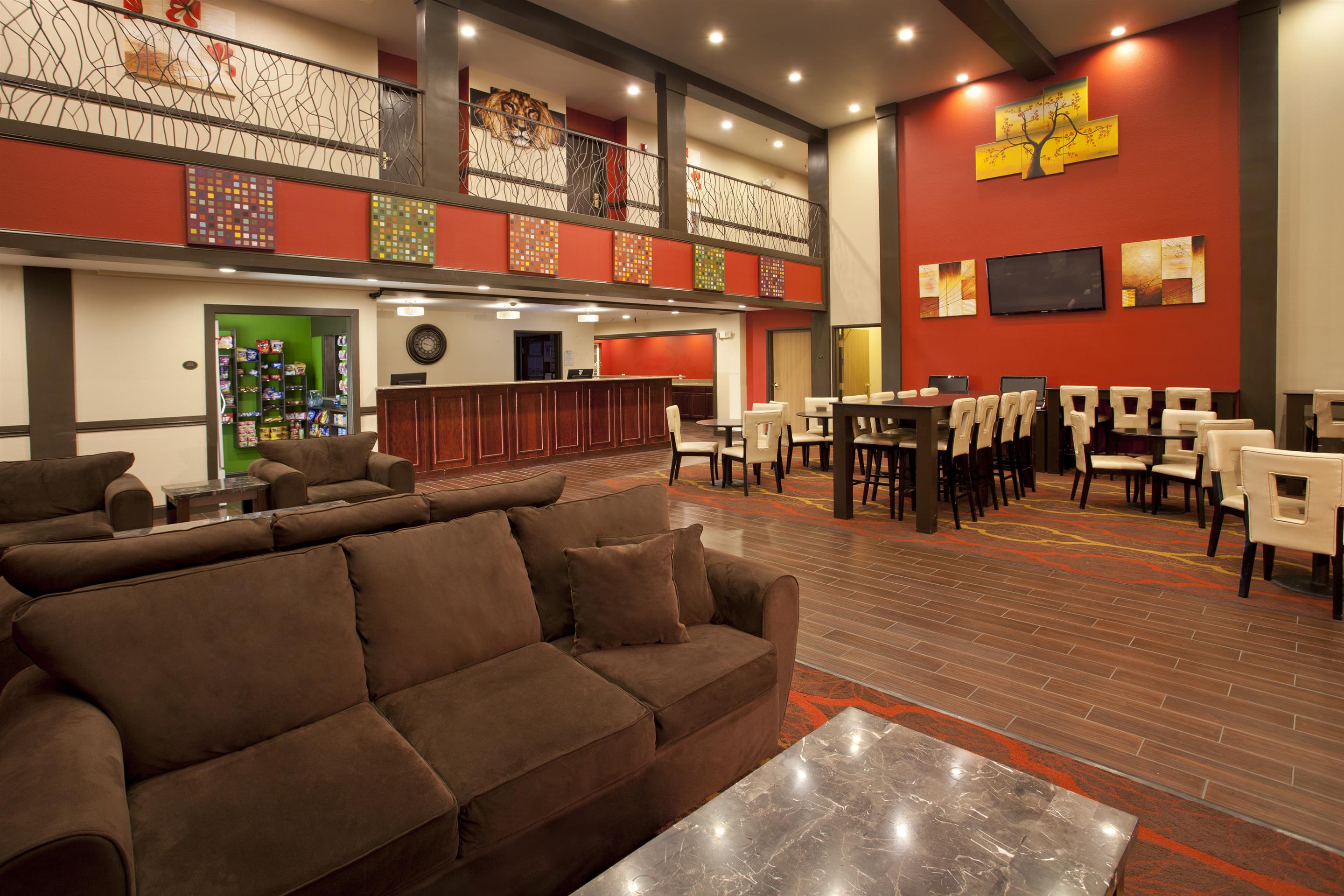 Hotel Lobby | Red Lion Inn & Suites Kent - Seattle Area