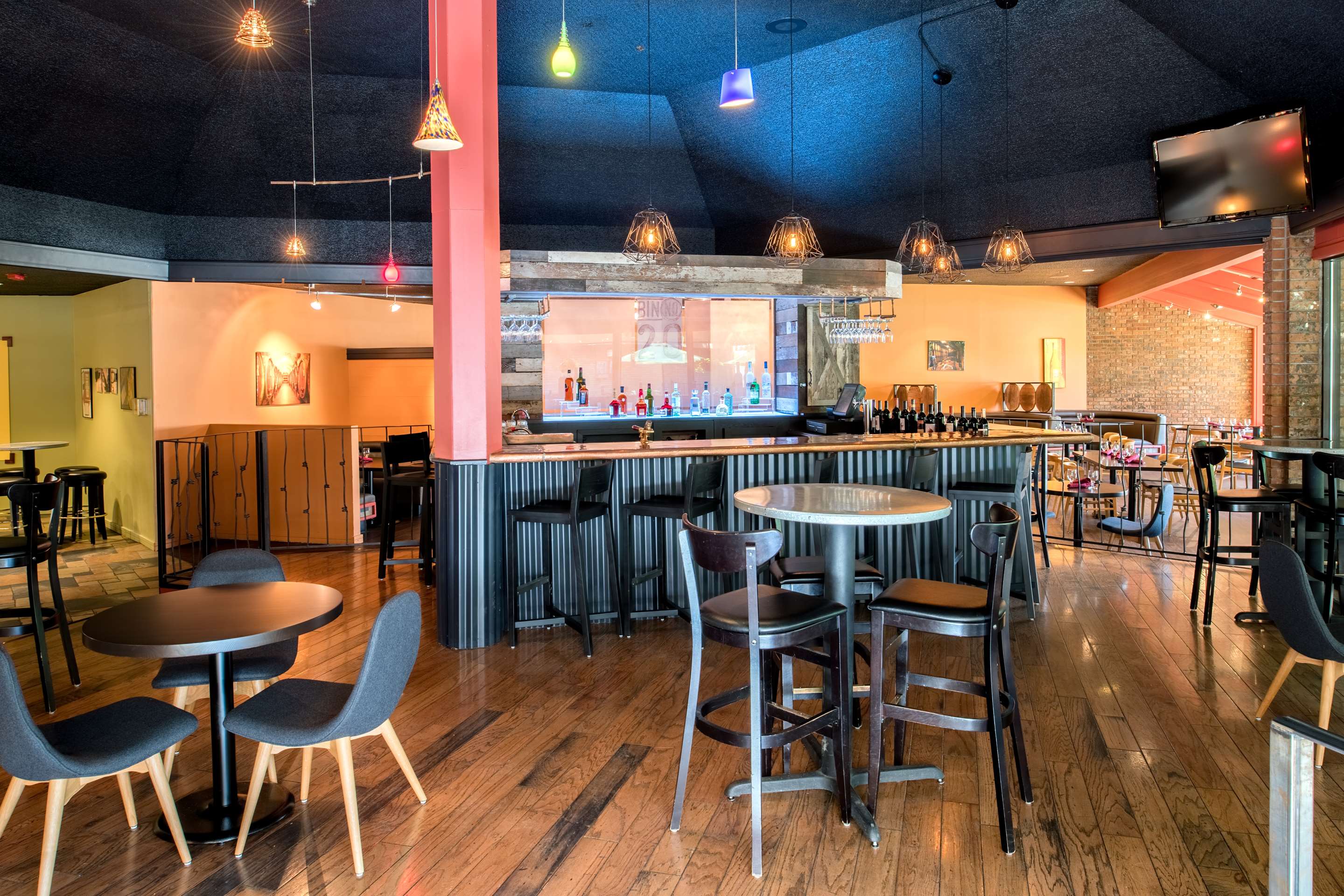 Pasco Hotel Bin No. 20 Wine Bar & Re | Red Lion Hotel Pasco Airport & Conference Center