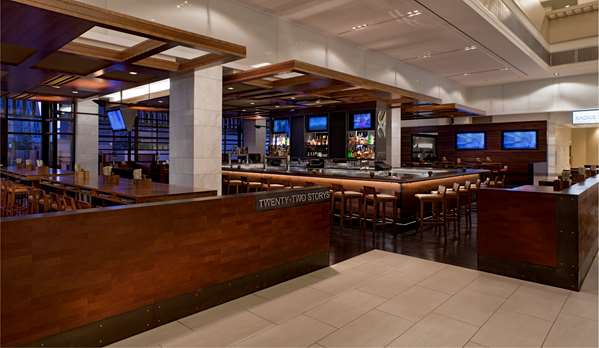 Bar - Hyatt Regency Hotel Atlanta - I-75 & I-85, Exit 249A & 249B