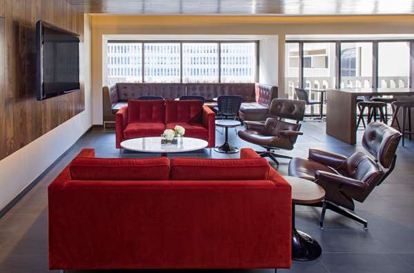 Bar - Hyatt Regency Hotel Atlanta - I-75 & I-85, Exit 249A & 249B