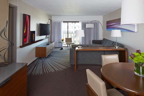 Suite - Hyatt Regency Hotel Atlanta - I-75 & I-85, Exit 249A & 249B