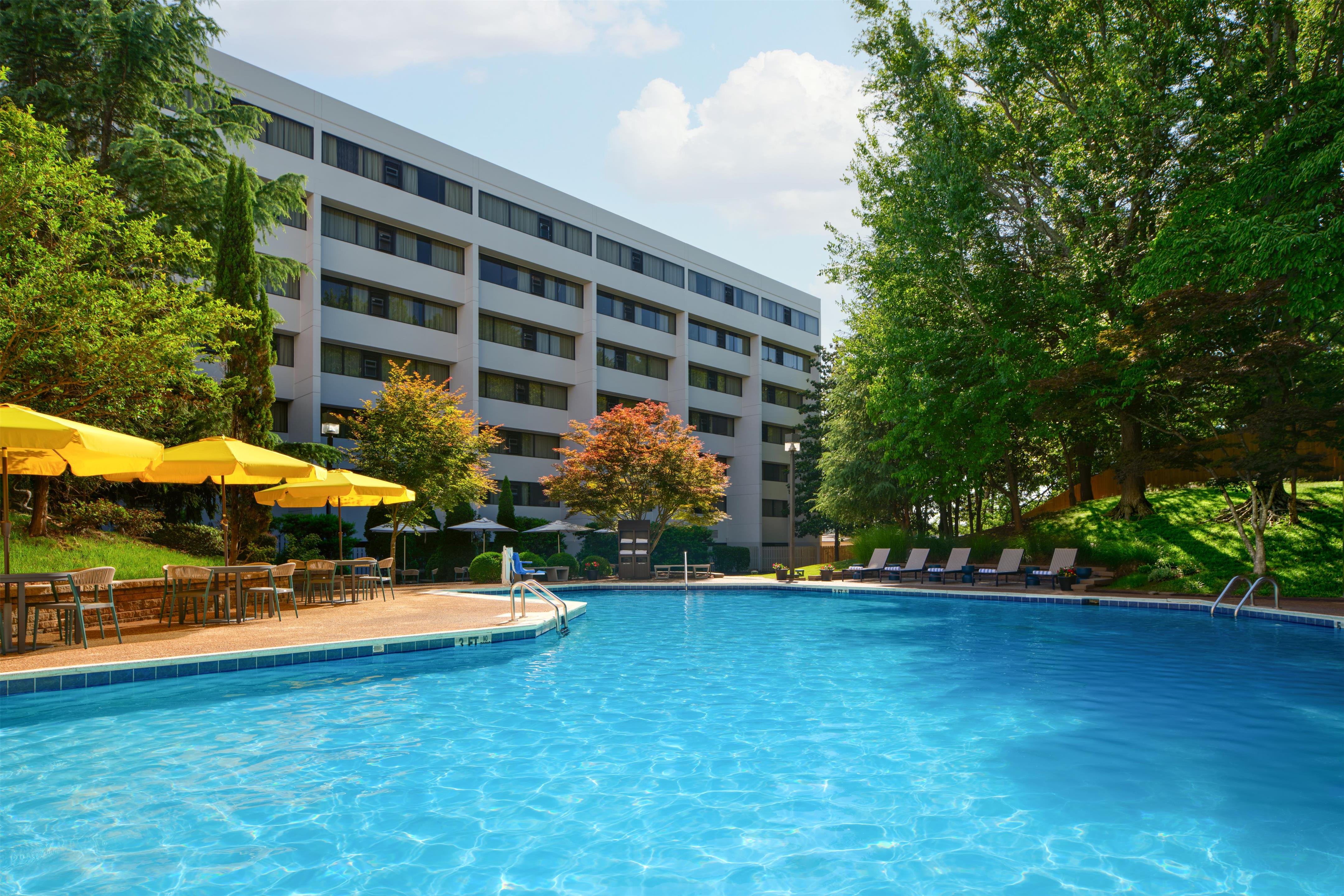 Pool | Hyatt Regency Suites Atlanta Northwest