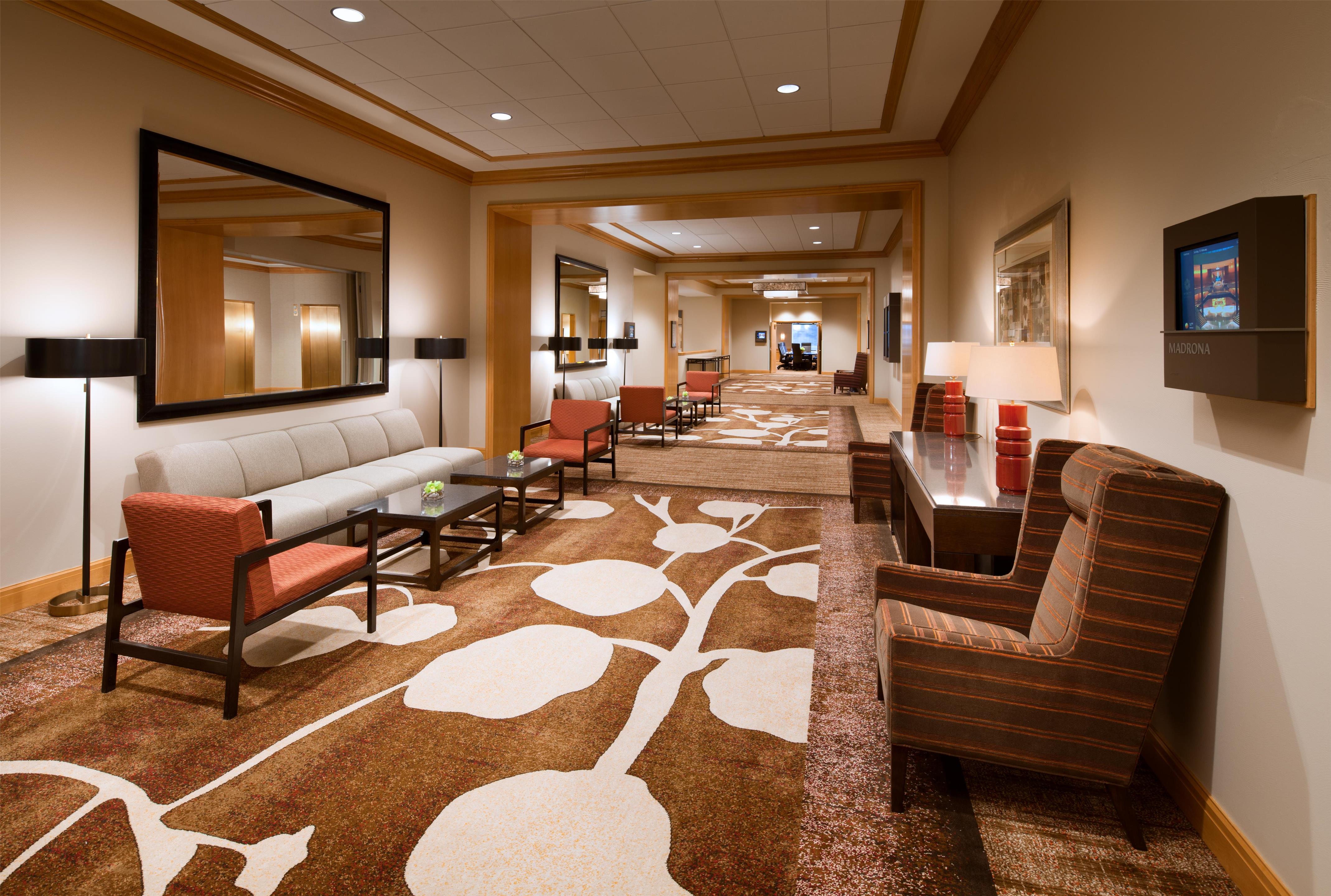 Bar Lounge | Hyatt Regency Bellevue