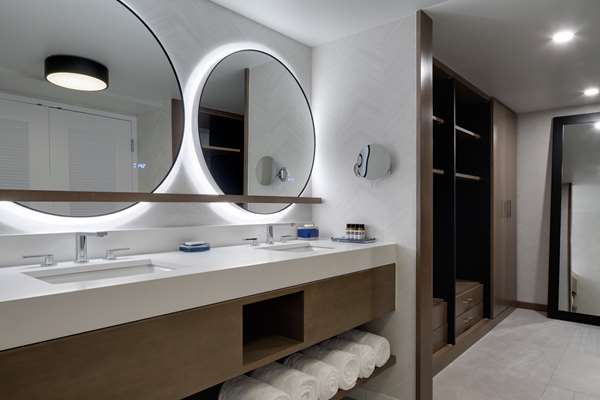  - Hyatt Regency Hotel Boston Harbor