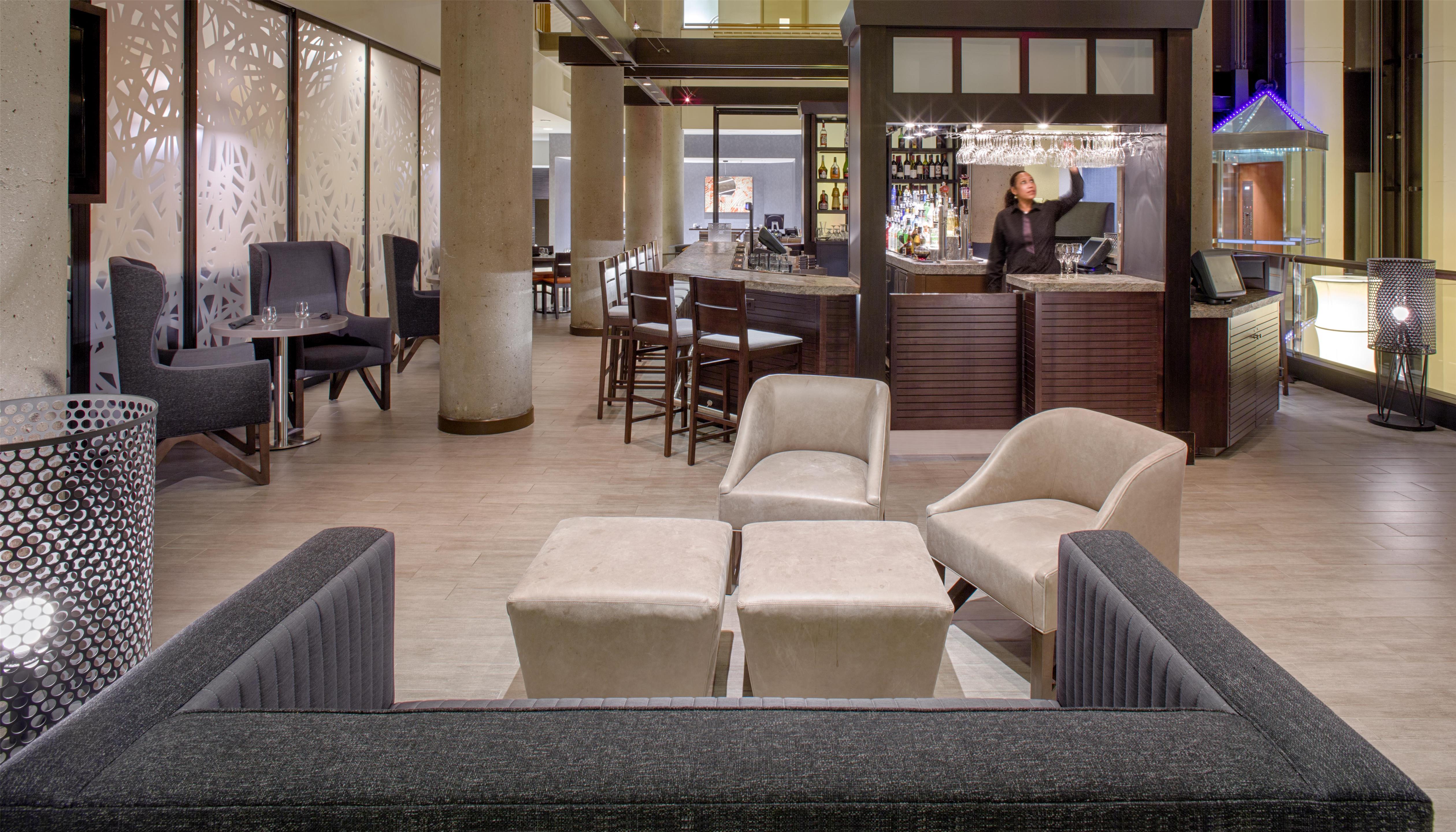 Bar Lounge | Hyatt Regency Baltimore Inner Harbor