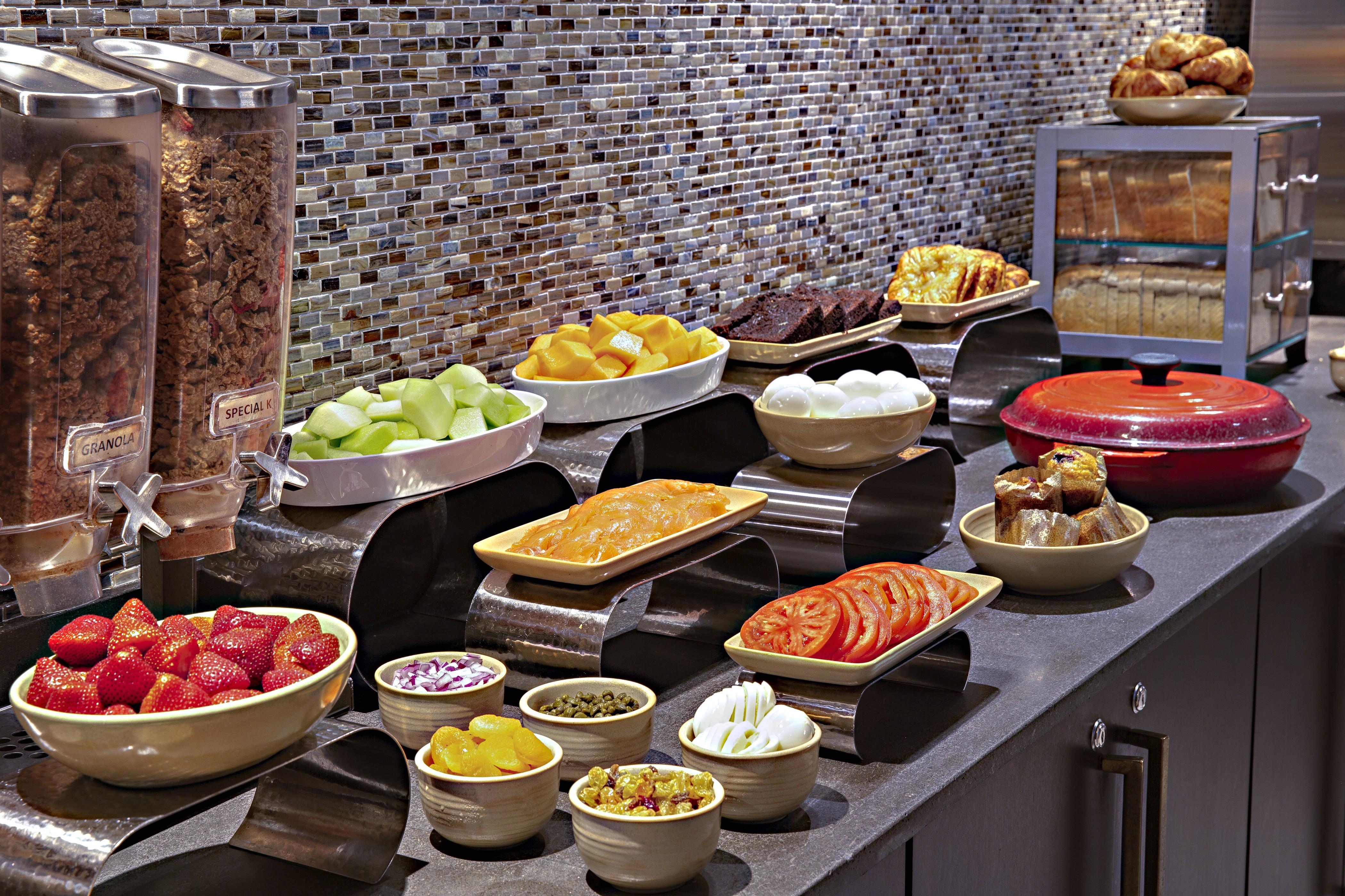 Breakfast Area | Hyatt Regency Baltimore Inner Harbor