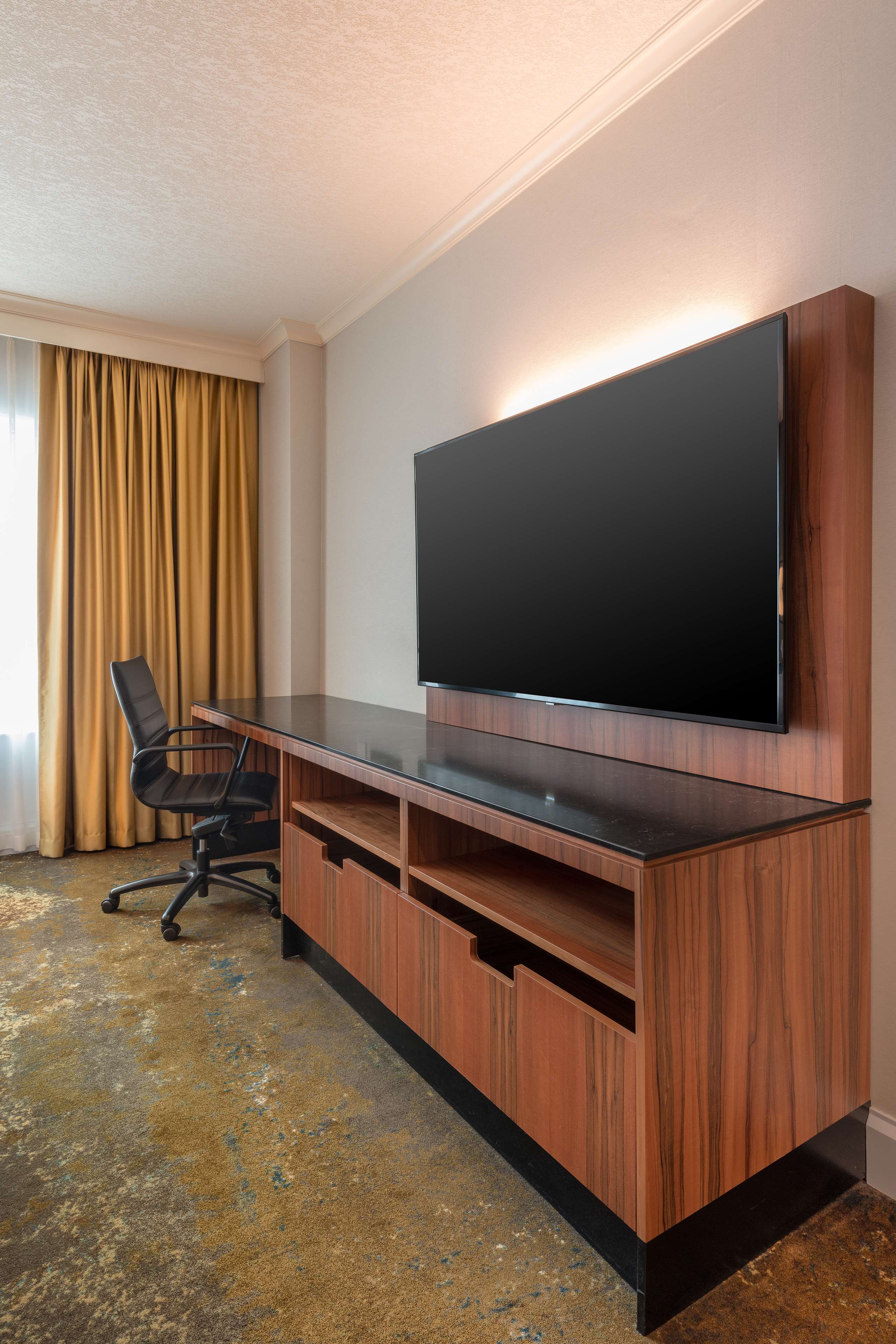 Hyatt Regency Calgary Room Type - Regency Club Suite