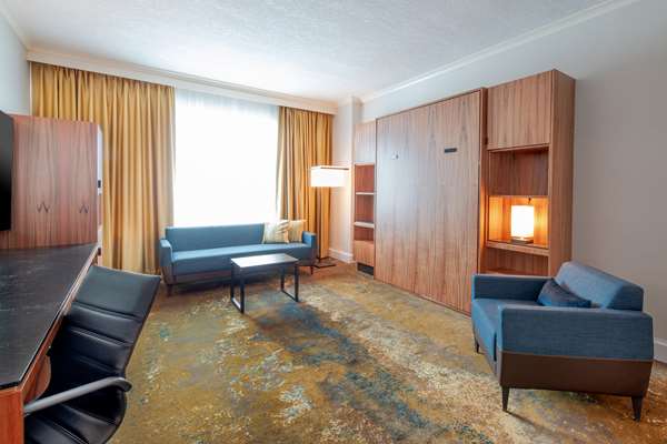 Suite - Hyatt Regency Hotel Calgary