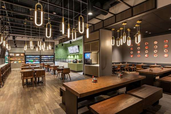 Restaurant - Hyatt Regency Hotel McCormick Place Chicago - I-55, Exits 293C & 293D