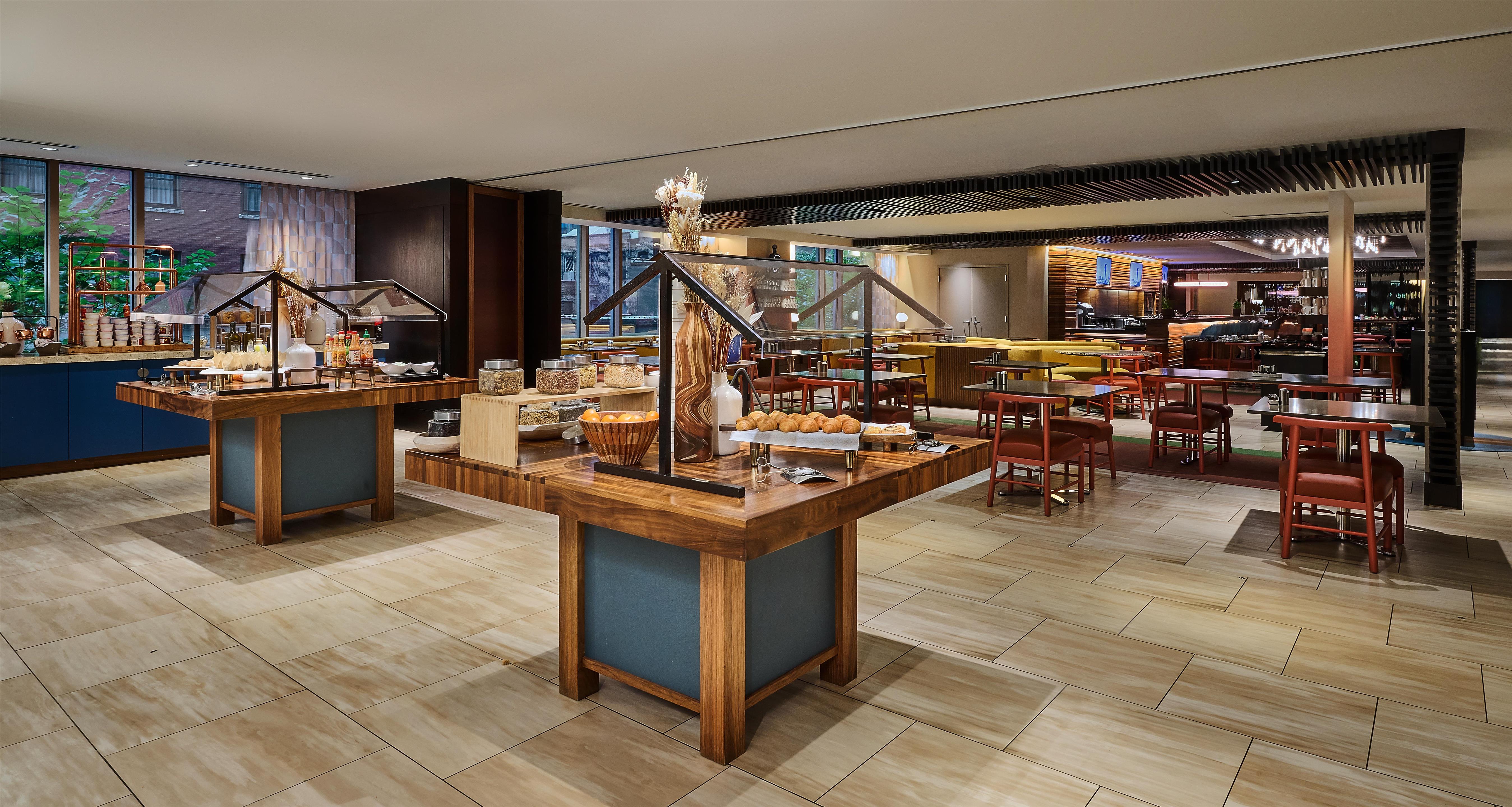 Breakfast Area | Hyatt Centric Chicago Magnificent Mile