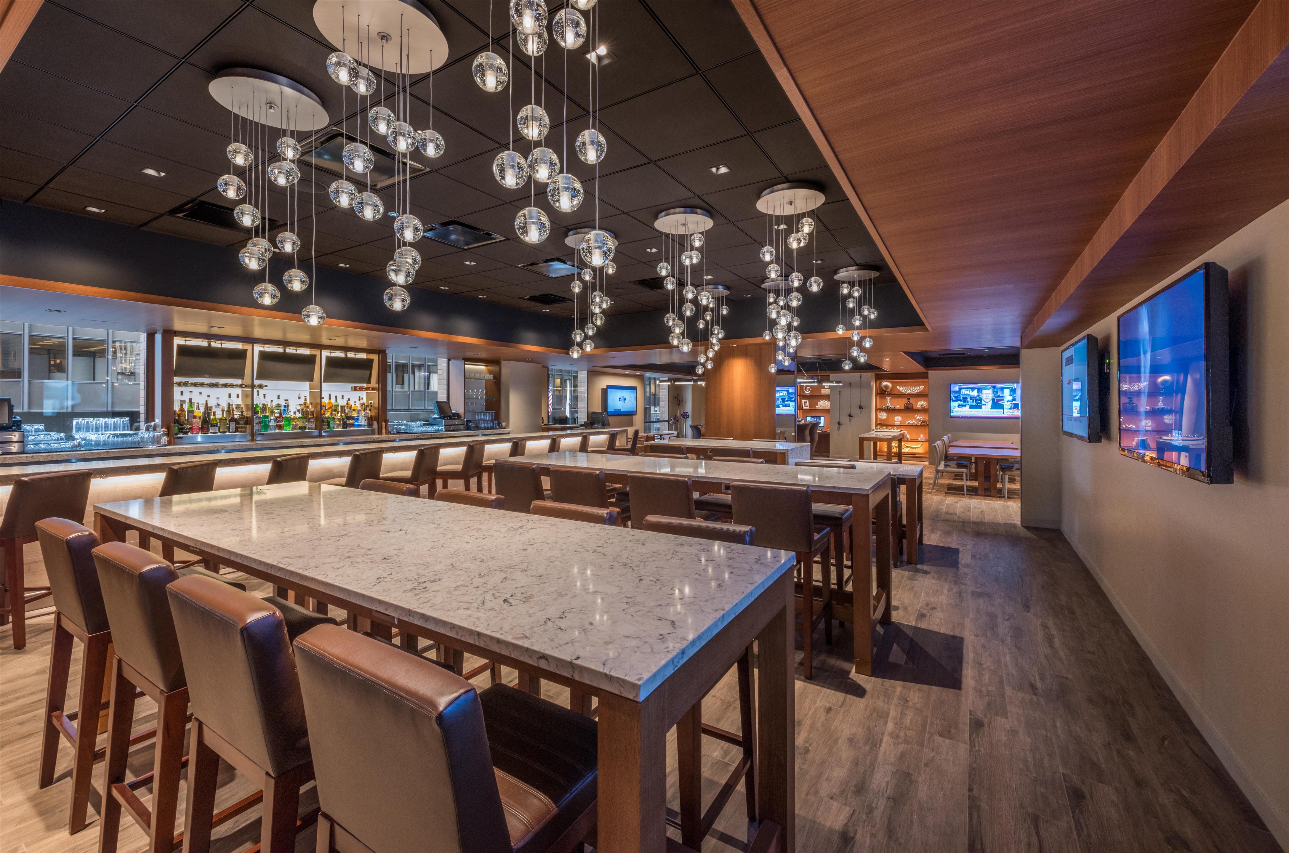 Bar Lounge | Hyatt Regency Chicago