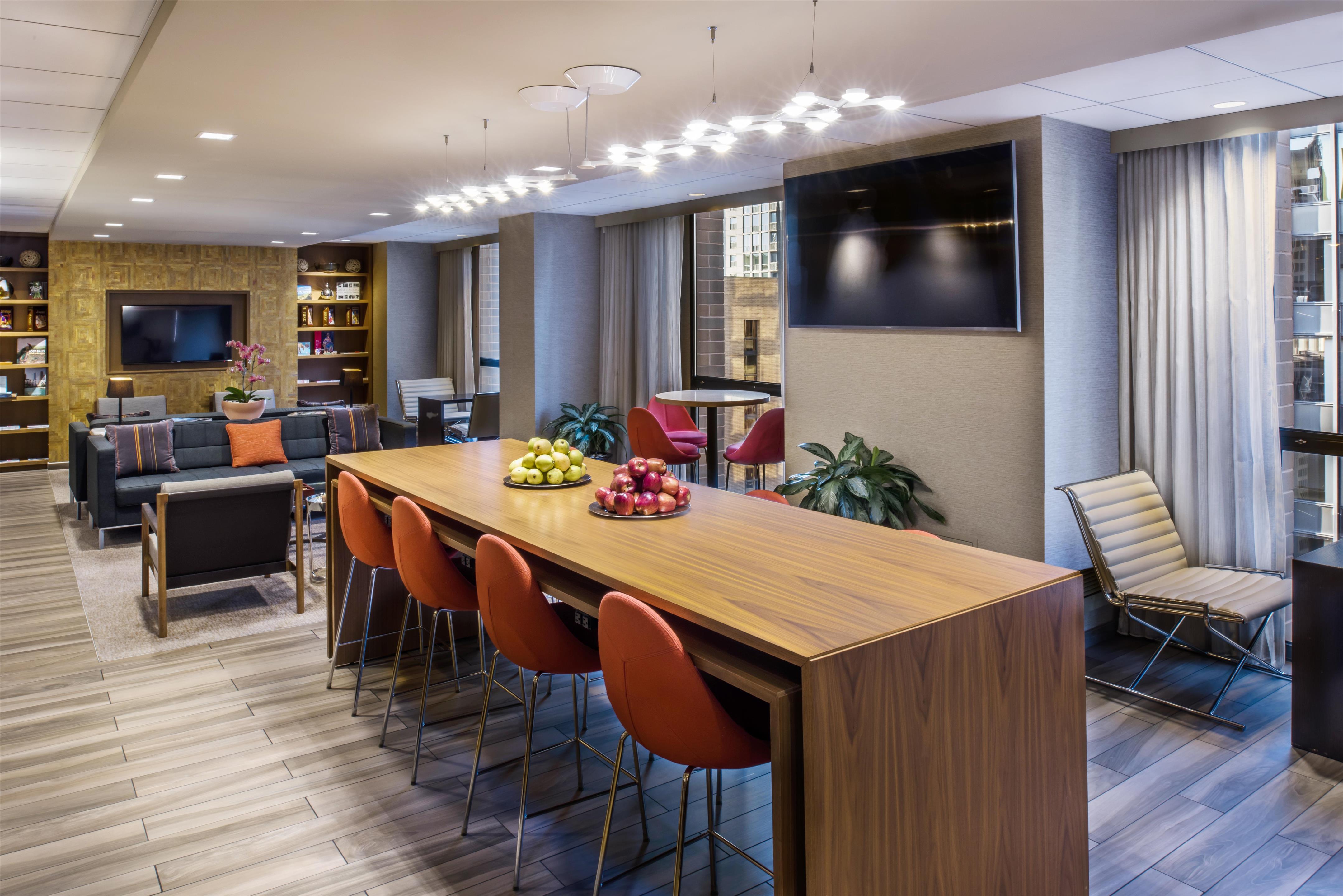 Bar Lounge | Hyatt Regency Chicago