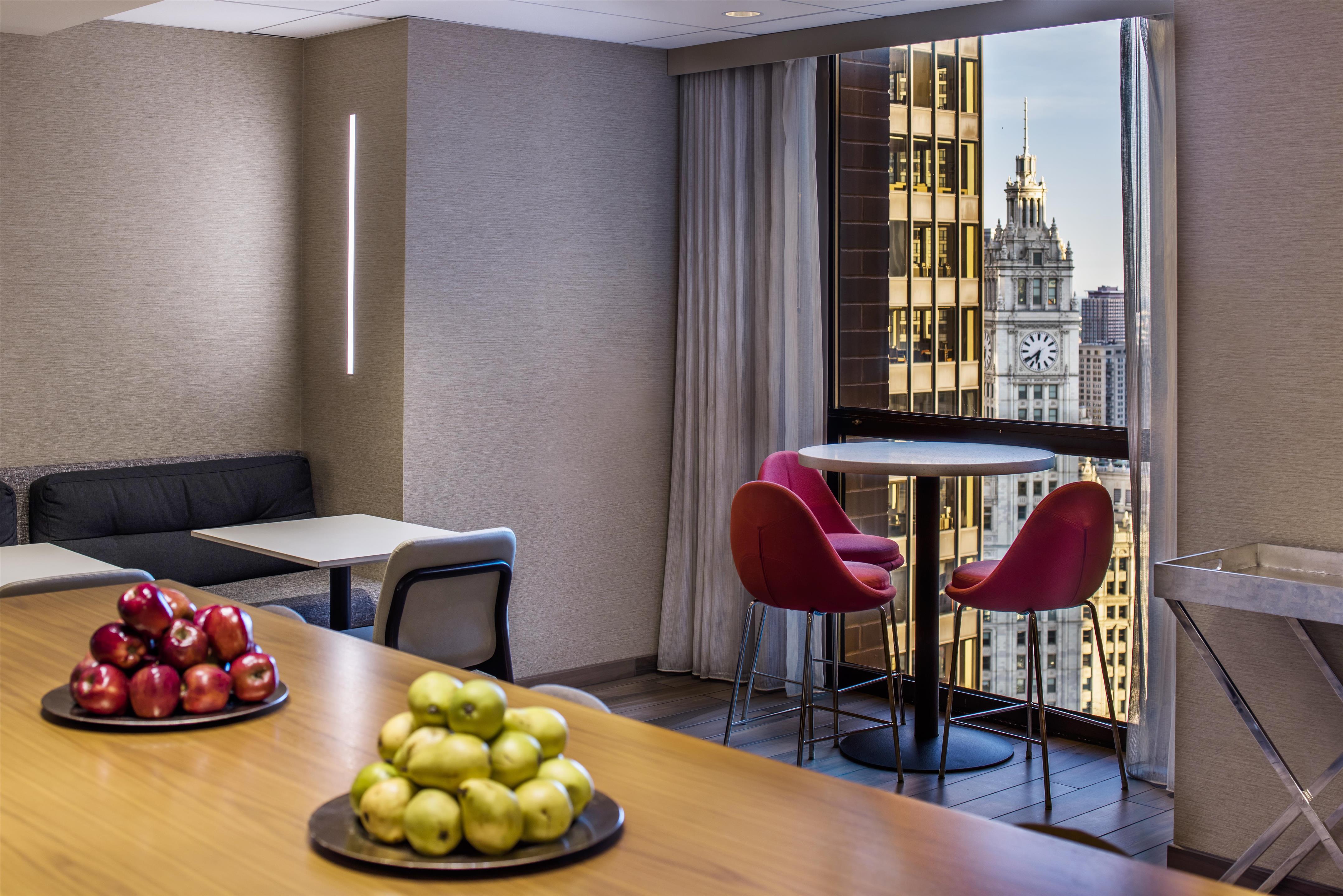 Bar Lounge | Hyatt Regency Chicago